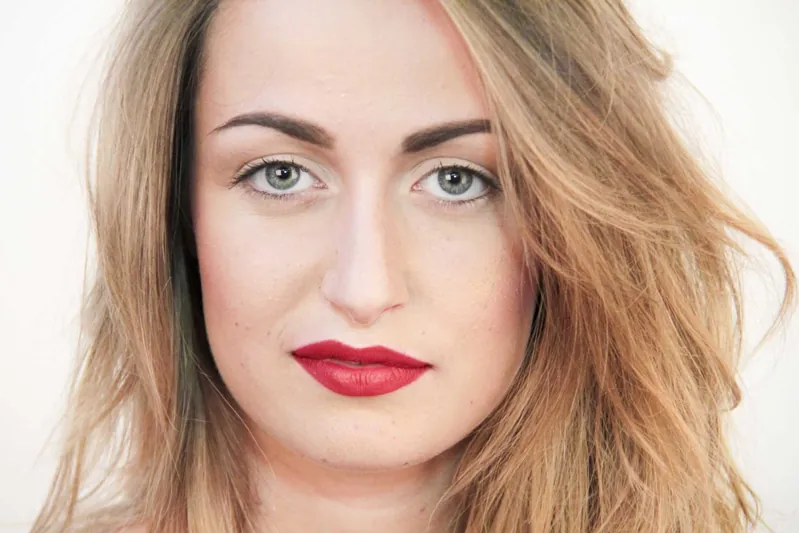 Make-up beauty con labbra rosse
