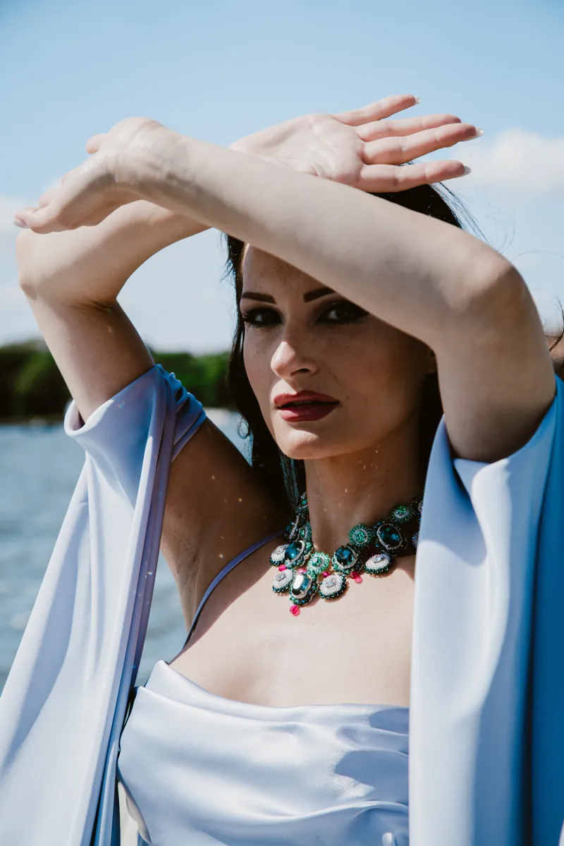 Un ritratto di moda nella luce naturale